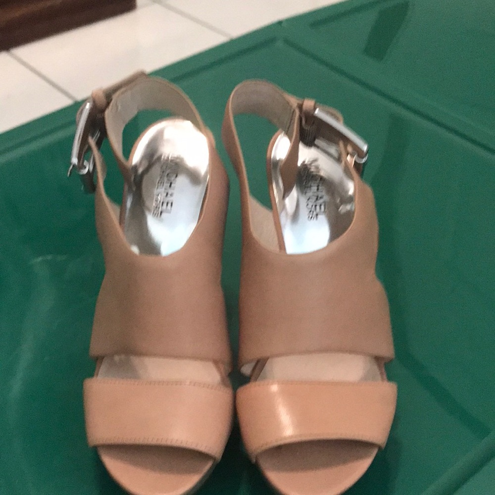 Tan Michael Kors heels worn twice. Very comfortable.